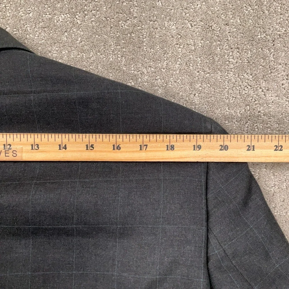 Hugo Boss Suit Men 42R Charcoal Gray Windowpane Plaid 3-Button Corporate Wool